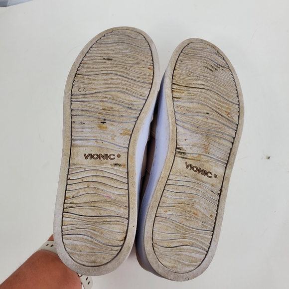 Vionic Kani Slip On Shoe Womens Size 9.5 Lazer Cut Eyelets Comfort Neutral - Picture 7 of 7